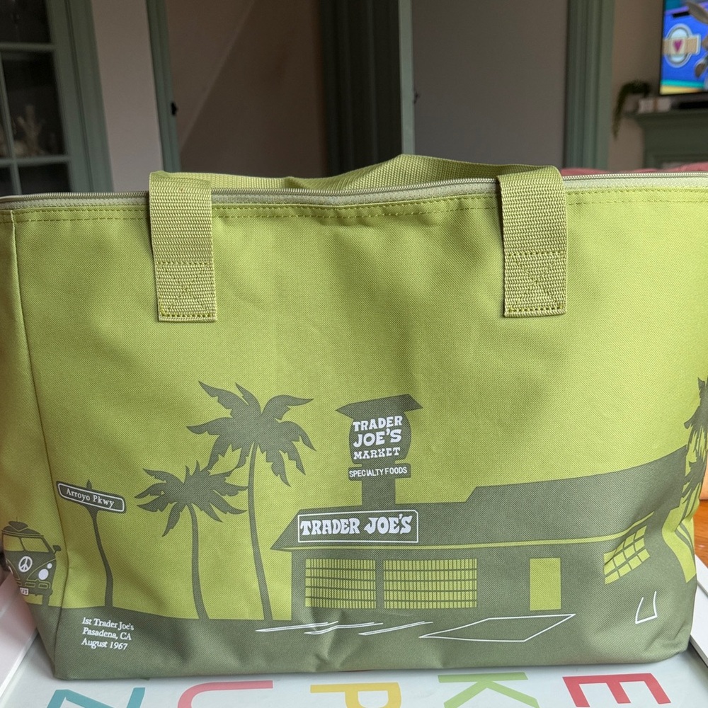 Trader Joe's Reusable Tote Bag in Lime Green
